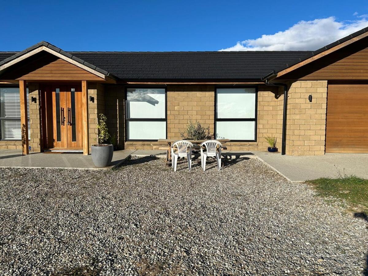 Tarras Serenity Haven - Mountain Views And Calm Exterior foto
